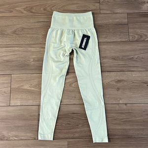 V Shred Leggings NWT